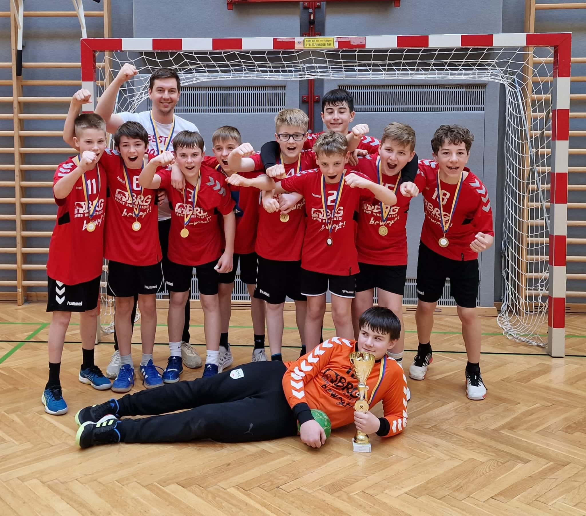 Read more about the article BRG Ringstraße krönt sich zum Landesmeister beim Junior-Handball-Schulcup 