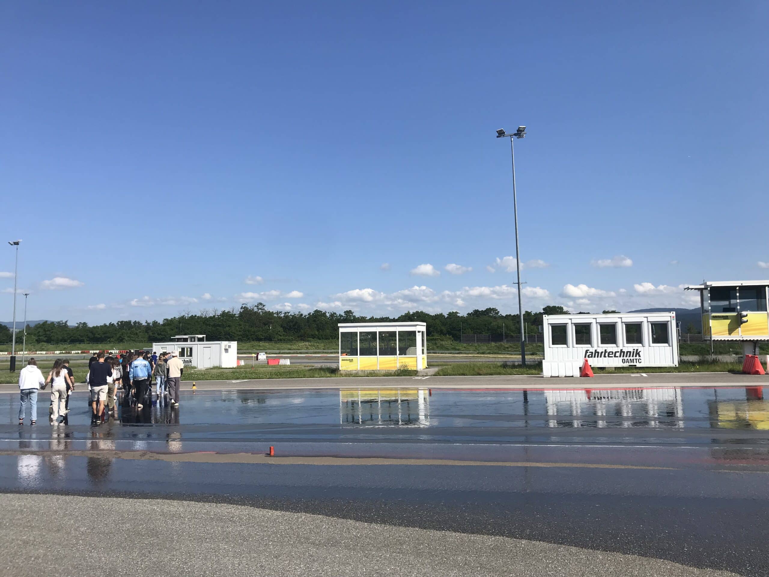 Mehr über den Artikel erfahren Fahrphysik erleben