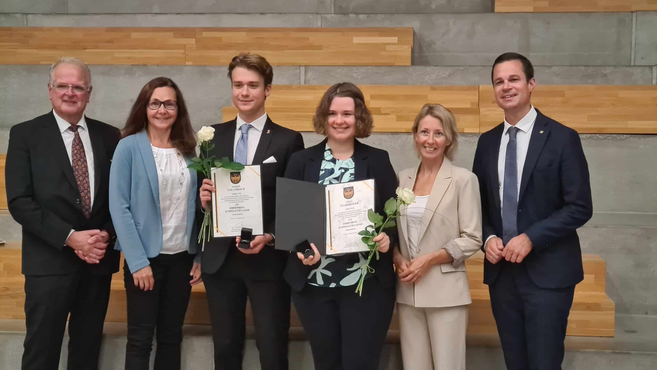 Mehr über den Artikel erfahren Summa cum laude – Ehrenringverleihung der Stadt Krems 2023 