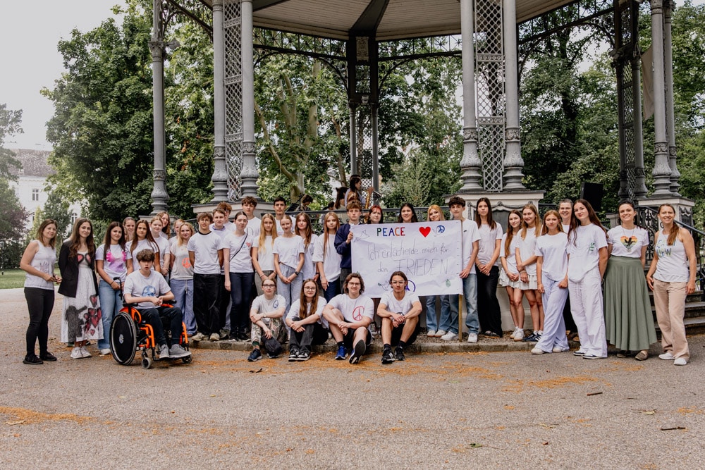 Mehr über den Artikel erfahren Friedensmarsch im Kremser Stadtpark